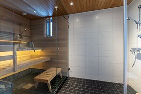 Sandy Kelt, Irish House Apartments