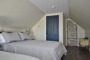 Holman's Heritage Suites