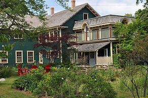 Holman's Heritage Suites
