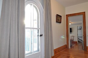 Holman's Heritage Suites