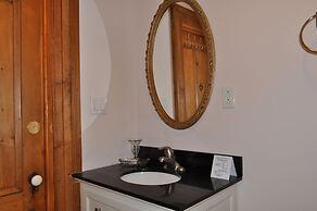 Holman's Heritage Suites