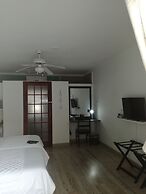 Bri-Shel Manor