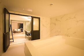 Trang BLUE