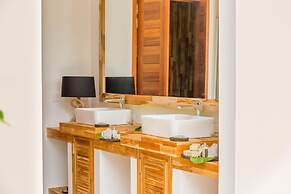 Kudafushi Resort and Spa