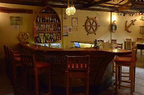 Captain's Lodge and Bar