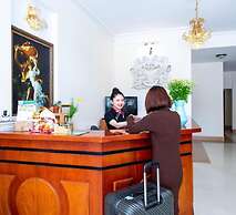 Le Petit Paris Hotel Dalat