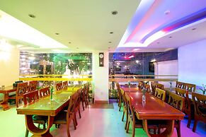 Le Petit Paris Hotel Dalat