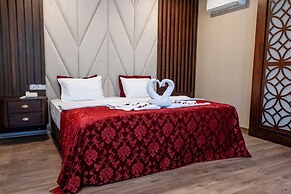 Kronos Hotel