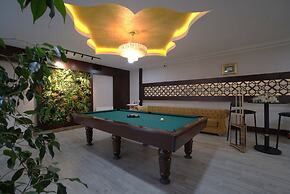 Kronos Hotel