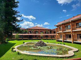 Hotel Lumbini Garden New Crystal