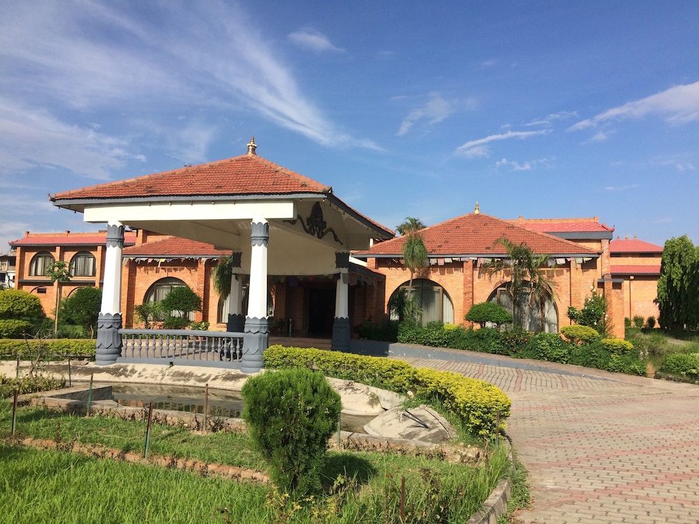 Hotel Lumbini Garden New Crystal
