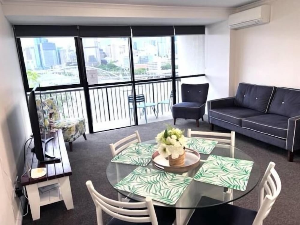 River Plaza Apartments