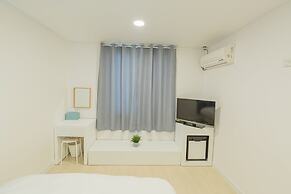 James Blue Guesthouse