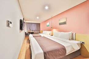 Bay Hound Hotel