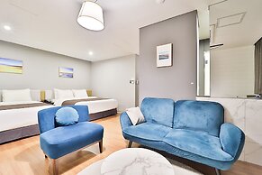 Bay Hound Hotel