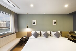 Bay Hound Hotel