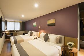 Bay Hound Hotel