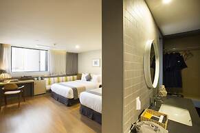 Bay Hound Hotel