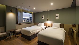 Bay Hound Hotel