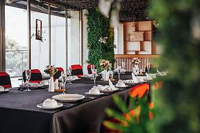 Swiss Lenana Mount Hotel