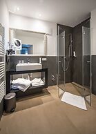 TWO TIMEZ - Boutique Hotel