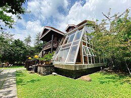 Ailiga Travel Villa