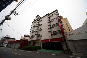 Castle Motel Iksan