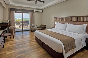 Two Seasons Coron Bayside Hotel