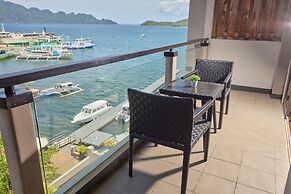 Two Seasons Coron Bayside Hotel