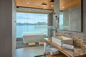 Two Seasons Coron Bayside Hotel