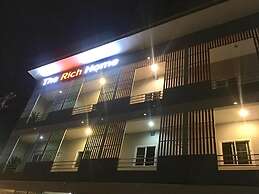 The Rich Home