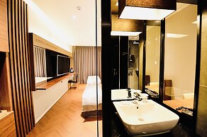 Golden Business Hotel