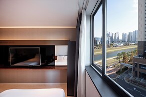 Golden Business Hotel
