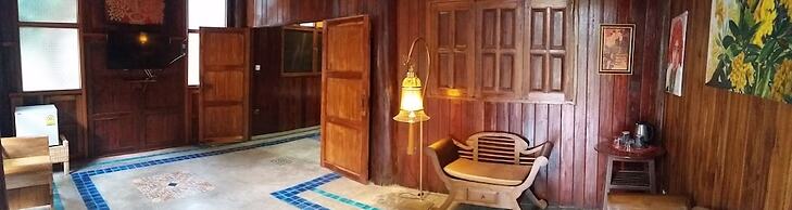 Nan De Panna Riverside Homestay