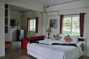 Nan De Panna Riverside Homestay
