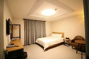 Trevi Hotel