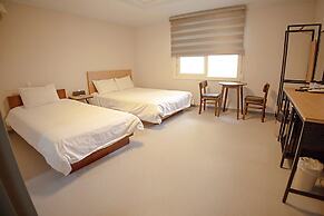 Trevi Hotel