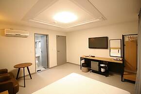 Trevi Hotel