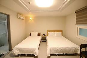 Trevi Hotel