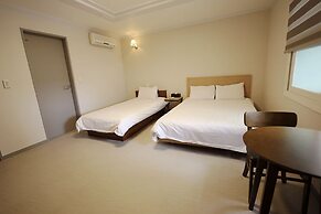 Trevi Hotel