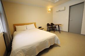 Trevi Hotel