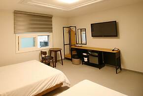 Trevi Hotel