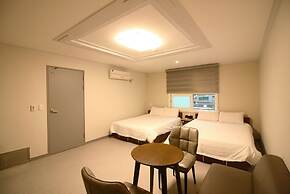 Trevi Hotel