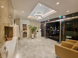 Trevi Hotel