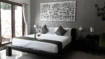 Exquisito Villa 2