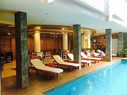 Triton Beach Hotel & Spa