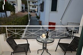 Koukounari Apartments
