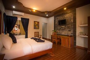 Ravorn Villa Boutique