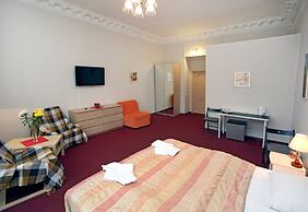 Alexander Hotel