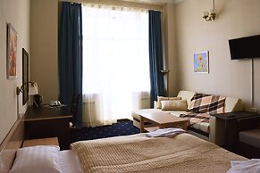Alexander Hotel